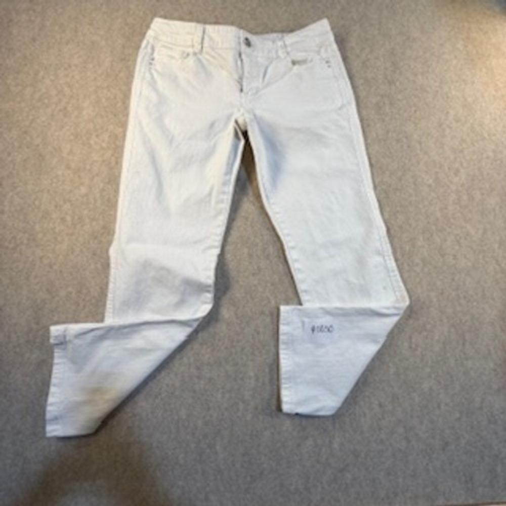 White House Black Market Blanc White Slim Leg Jeans Studded Pockets Size 6